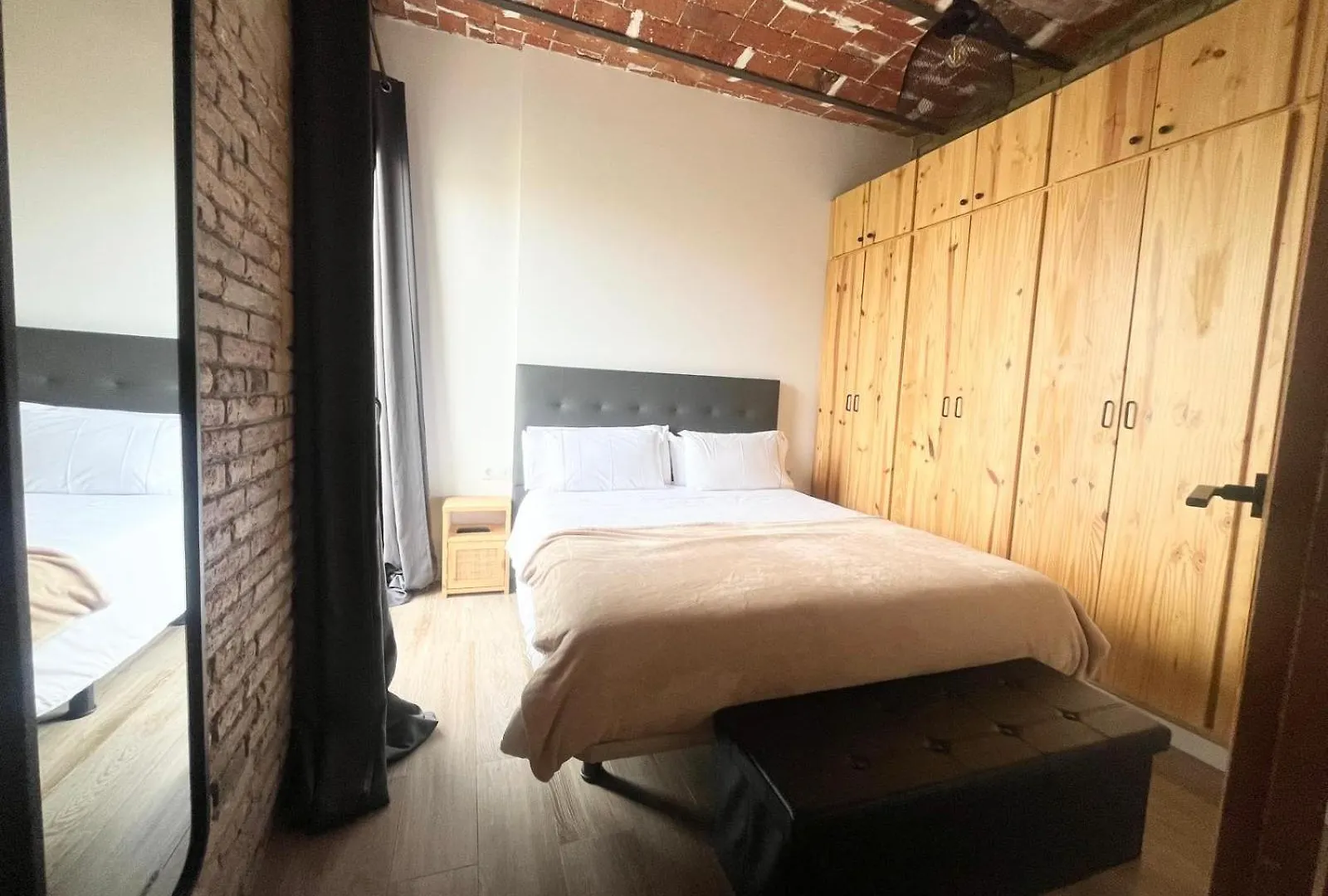 Pg Sant Juan Apartment Barcelona