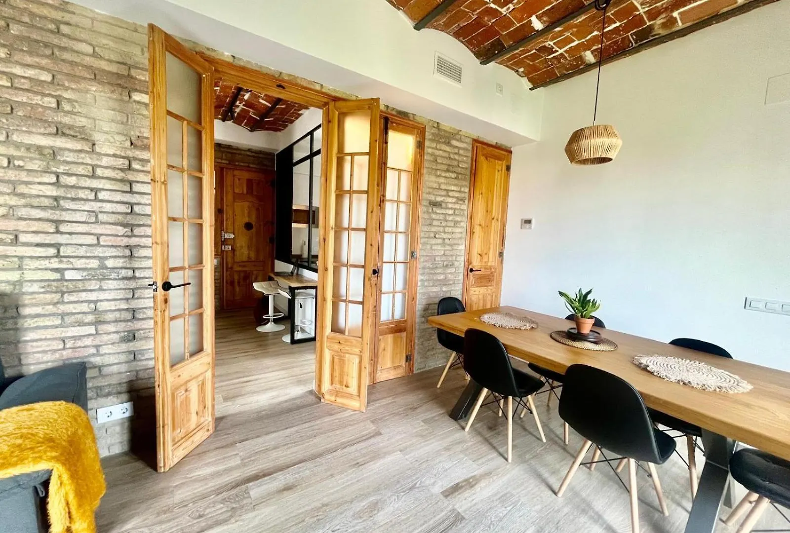Pg Sant Juan Apartment Barcelona