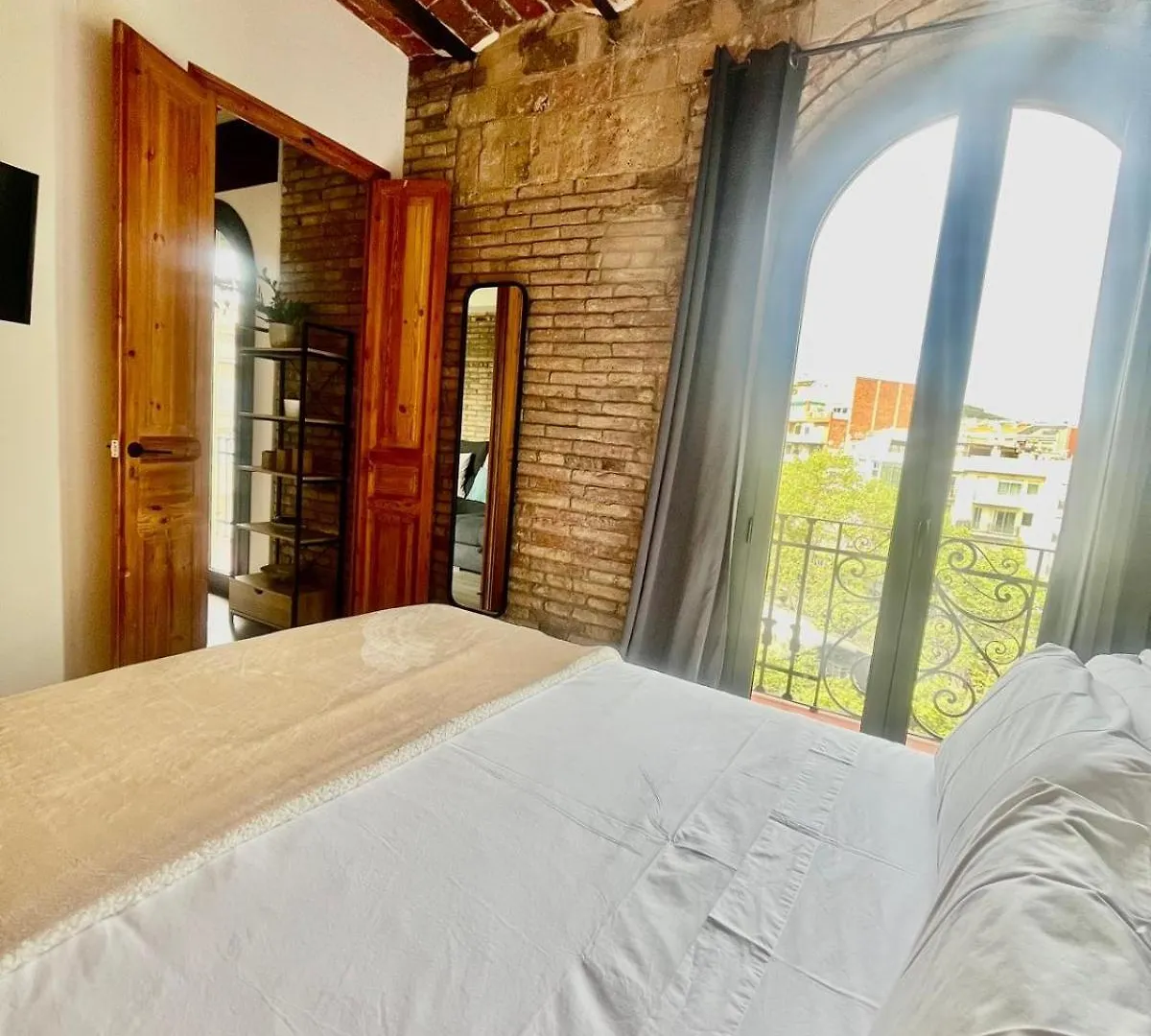Pg Sant Juan Apartment Barcelona