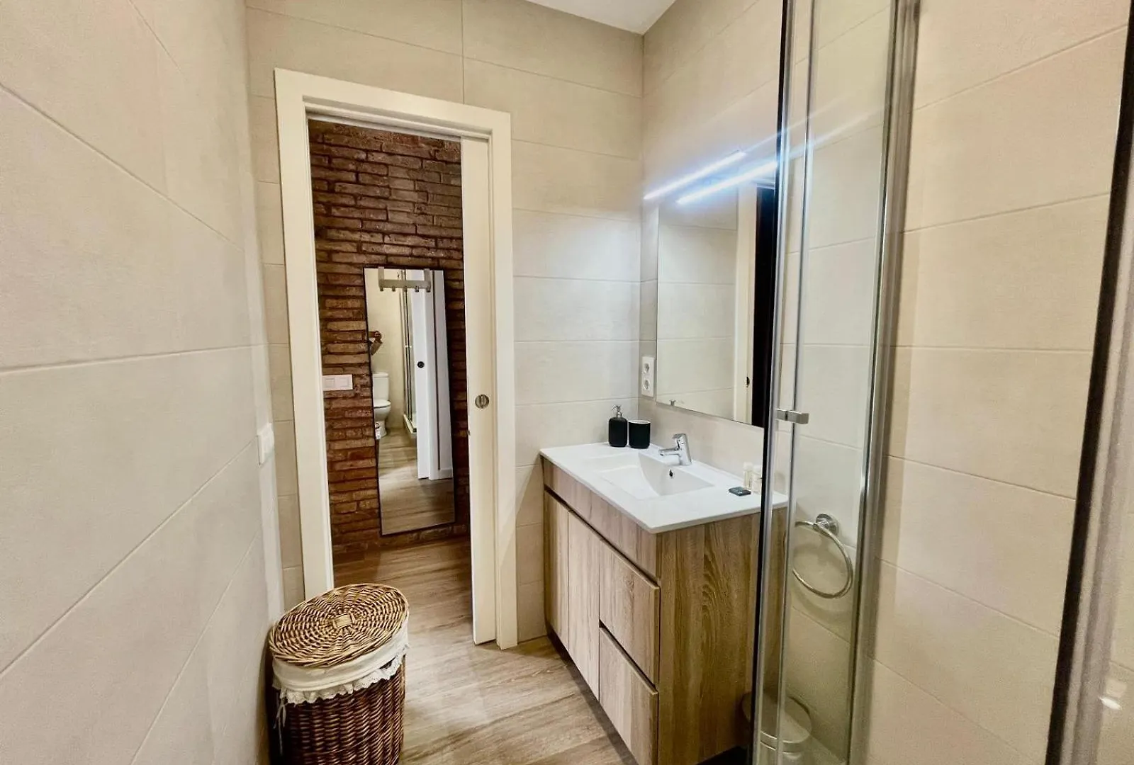 Pg Sant Juan Apartment Barcelona