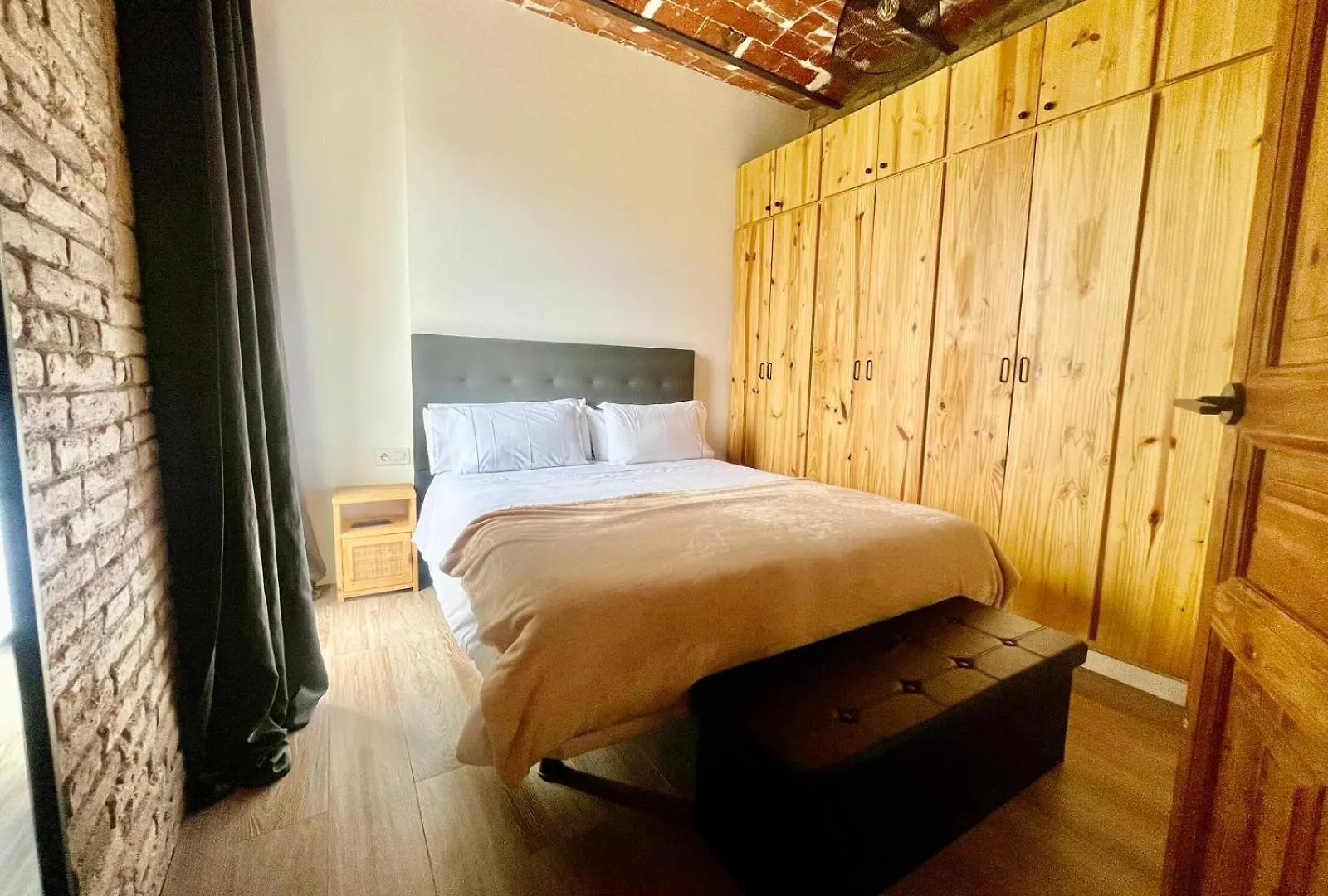 Pg Sant Juan Apartment Barcelona Spain